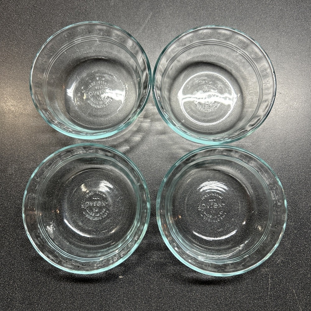 Set of 4 VTG Pyrex 464 Bowls 10 oz 300 ml Scalloped Rim Blue Tinted 3 Rings USA